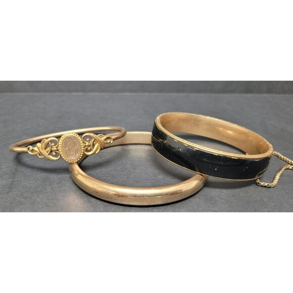 Vintage Gold Tone Bangle Bracelet Lot Set of 3 Ornate Engraved Black Enamel 26 - Picture 1 of 12